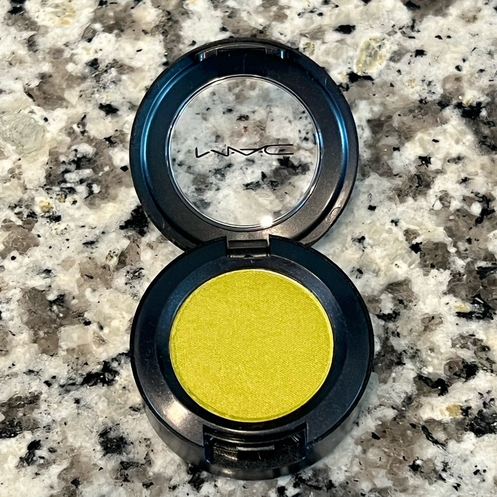 MAC Cosmetics Bowlarama Eyeshadow